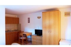 Apartmaji Rodić-Kutleša Soba 8 – S1a foto 3