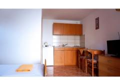 Apartmaji Rodić-Kutleša Soba 8 – S1a foto 4