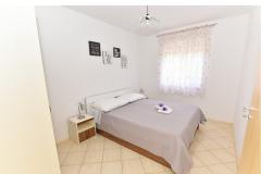 Apartmaji Lovre Apartma 3 – A4+2 foto 3
