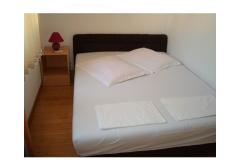 Apartmaji Villa Niko Bol Soba 5 – Soba foto 4