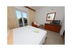 Apartmaji Ribičić Brela Soba 5 – Soba 3 foto 4