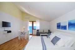 Happy day apartment Apartma 2 – White foto 2