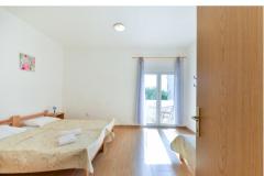 Apartmaji Lavanda  Apartma 2: (6+0) – I KAT DVOR foto 3