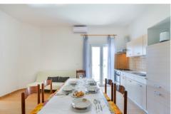 Apartmaji Lavanda  Apartma 2: (6+0) – I KAT DVOR foto 4