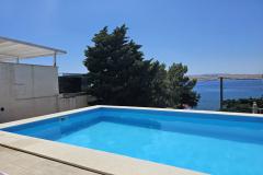 Apartmaji Anita with Pool Apartma 4 – Villa foto 1