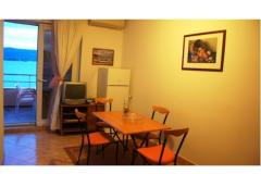 Apartmaji Deak Komarna Apartma 1 – AP1 rozi foto 3