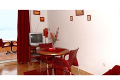 Apartmaji Deak Komarna Apartma 2 – BR.2crveni foto 1