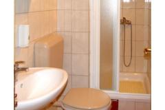 Apartmaji Deak Komarna Apartma 2 – BR.2crveni foto 5