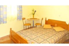 Apartmaji Deak Komarna Soba 4 – Soba foto 1