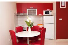 Apartmaji Komarna Apartma 2 – A2-CRVENI foto 2