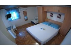 Apartmaji Bašković Apartma 2 – A2+1 PLAVI foto 1