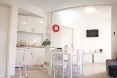 Apartmaji Centar Makarska Apartma 1 – app- bijel foto 4