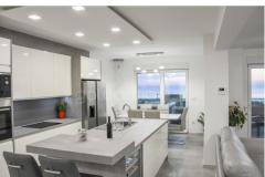 Hot Tub Luxury Apartmaji + beach p Apartma 1 – Penthouse foto 4
