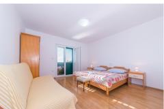 Apartmaji Villa Bešker Apartma 1 – A 6+1 foto 4
