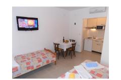 Apartmaji Villa Bešker Apartma 2 – STUDIO 2+1 foto 1