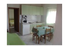 Apartmaji Dinko s grijanim bazenom Apartma 2 – A4 foto 1