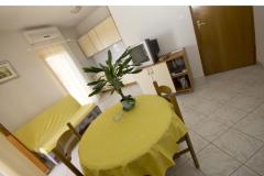 Apartmaji Dinko s grijanim bazenom Apartma 4 – A 2+2 foto 1