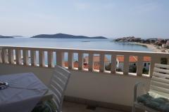 Apartmaji Villa MANDINA z bazenom Apartma 2 – A4 foto 5