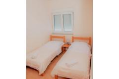 Apartmaji Petra  Apartma 3 – Rozi 3/6 foto 5