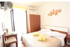 Sobe Bili Galeb BED? Soba 2 – yellow foto 2