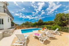 Apartmaji Vila Nena z bazenom Apartma 2 – APP2 foto 3