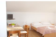 Apartmaji Iva Soba 6 – App br.7 foto 1