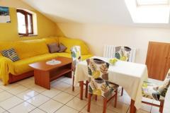 Arka Apartmaji Apartma 3 – trojka foto 1