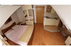 Apartmaji Dino Apartma 3 – Yellow foto 1