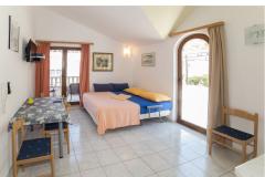 Dizma Wellness Apartmaji Apartma 2 – Yellow foto 1