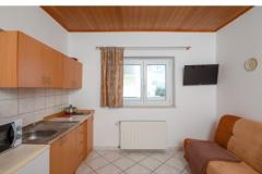 Family Sobe &amp; Apartmaji Omis Apartma 2 – 107 / 204 foto 4