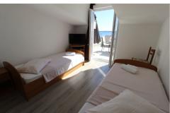 Apartmaji Karas Mandre Soba 5 – Soba1 foto 4