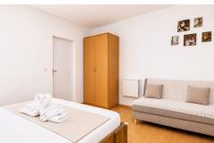 Apartmaji Bonaca Apartma 2: (3+2) – smeđi foto 5