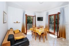 Apartmaji Jelena Apartma 2 – bijeli foto 1