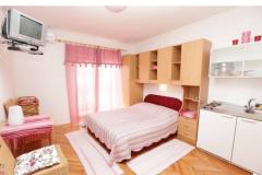 Apartmaji Holiday Apartma 2 – studio a foto 1