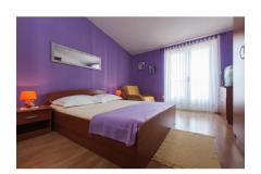 Apartmaji Niko Podgora Apartma 3: (2+1) – 2+1BPurple foto 1