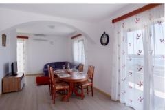 Apartmaji Andreja Apartma 2 – The red foto 3