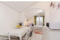 Family friendly Apt with a pool  Apartma 2 – Lavander foto 4