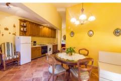 Apartmaji Perunika Apartma 3 – A2+1 foto 1