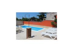Hiša with swimming pool Apartma 1 – Kuća-bazen foto 2