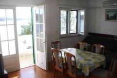 Hiša Ana directly by the beach Apartma 2 – APT.B foto 1
