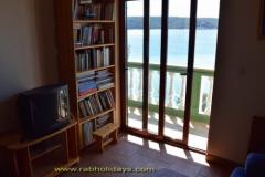 Hiša Ana directly by the beach Apartma 4 – APT.E foto 4