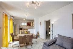 Villa Bobanac with heated pool Apartma 2 – Ap.1 foto 3