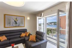 Flores Luxury Suites Apartma 1 – Marigold 1 foto 4