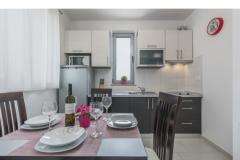 Apartmaji Kimi with swimming pool  Apartma 4 – APP M foto 5