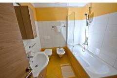 Apartmaji Kimi with swimming pool  Apartma 3 – APP V foto 4