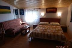 Apartmaji Alex Apartma 1 – ATELIE 2+2 foto 1