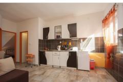 Apartma L Apartma 1 – narančasti foto 5