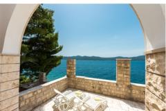 Villa Ratac Beach Apartmaji Soba 5 – Palms foto 1