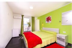 Villa Ratac Beach Apartmaji Soba 6 – Family rm. foto 5