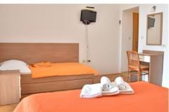 Apartmaji Stone  Tučepi  Apartma 3 – A3+1 -102 foto 3